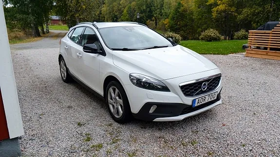 Volvo V40 Cross Country 2014 photo 2