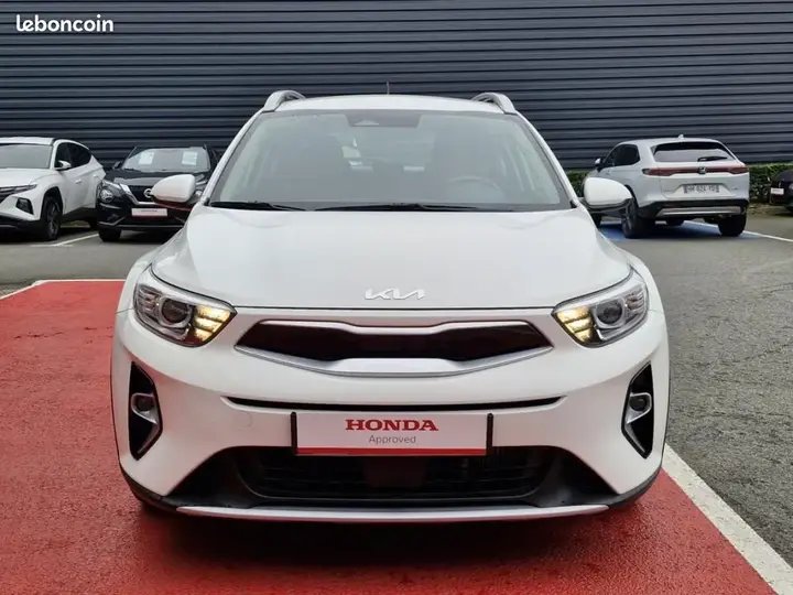 Kia Stonic 2023 photo 4