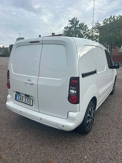 Peugeot Partner Electric 2016 photo 4