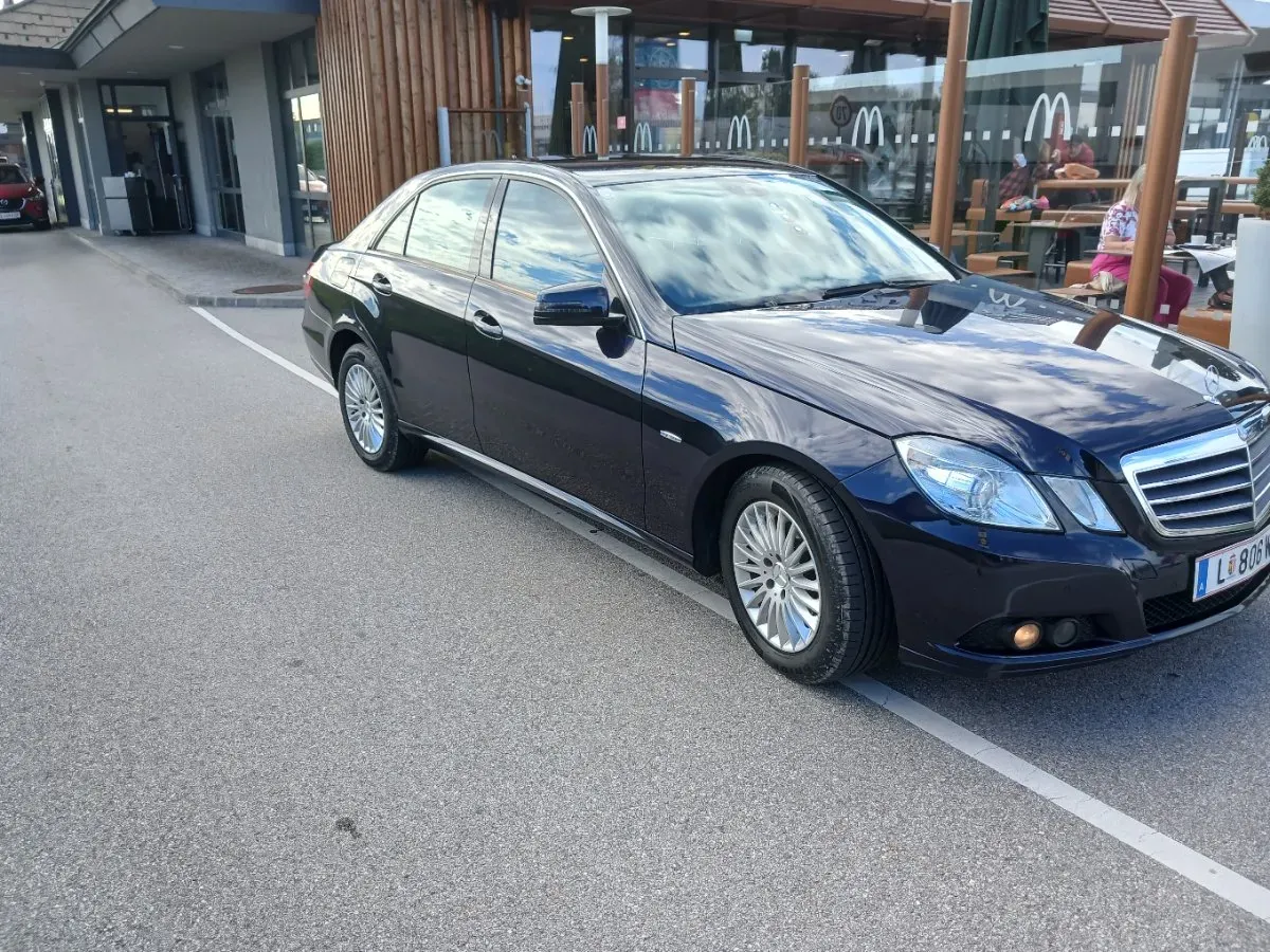 Mercedes-Benz E-Class 2010 photo 2