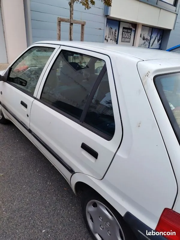 Peugeot 106 2000 photo 2