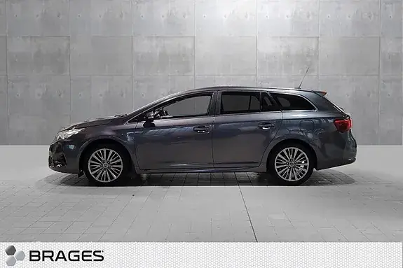 Toyota Avensis 2015 photo 2