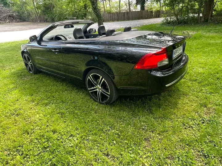 Volvo C70 2011 photo 3