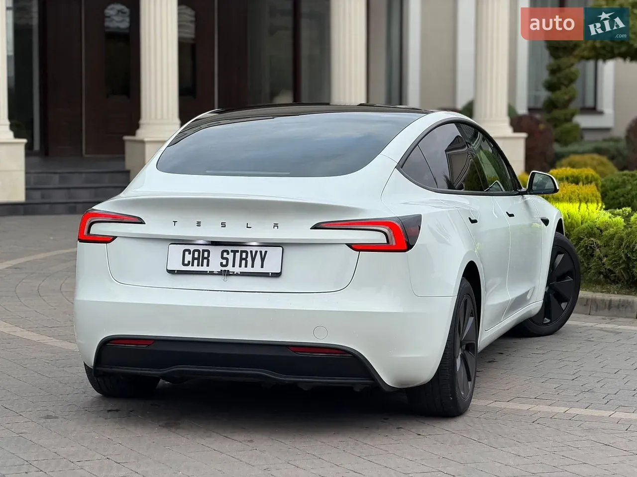 Tesla Model 3 2025 photo 3