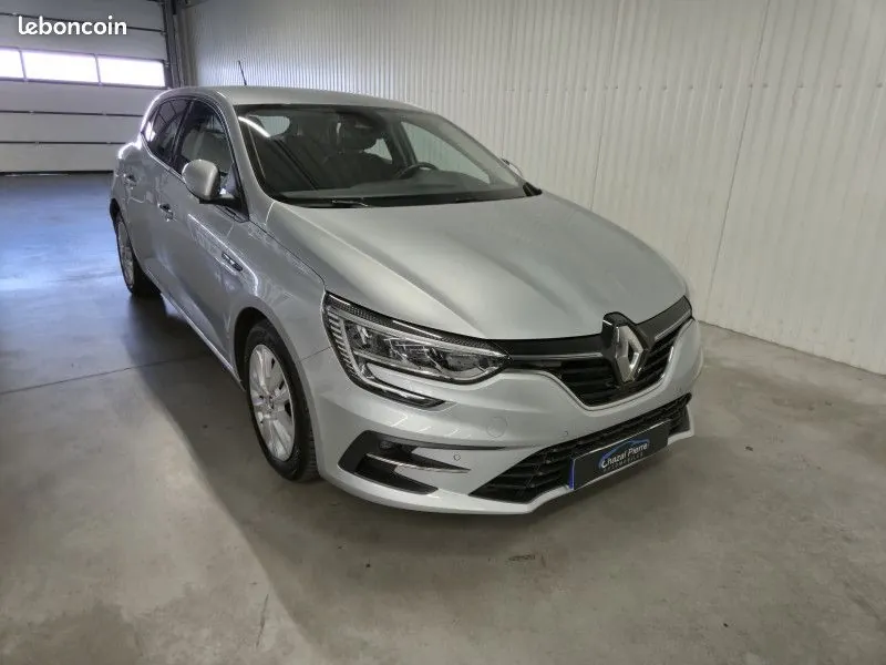Renault Megane 2022 photo 2