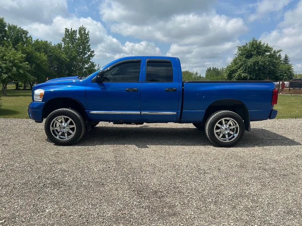 Dodge Ram 2500 2005 photo 2
