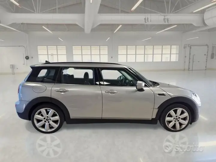 Mini Cooper Clubman 2023 photo 3