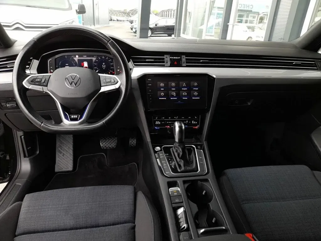 Volkswagen Passat 2021 photo 3