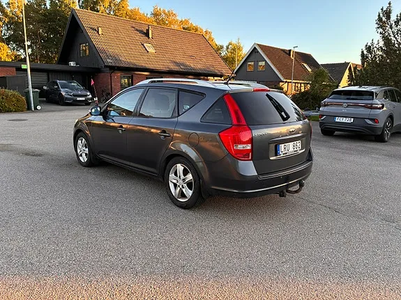 Kia Ceed 2012 photo 4