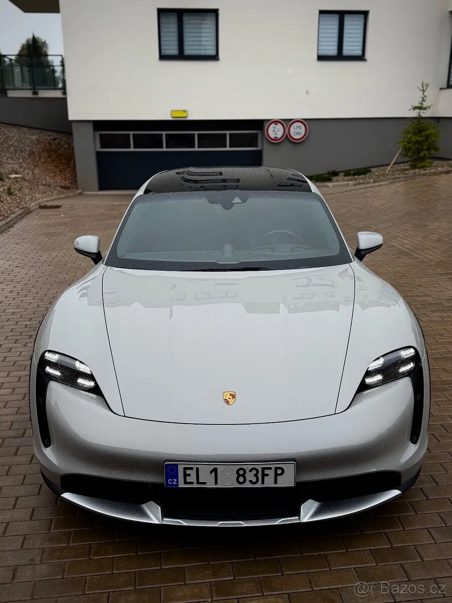 Porsche Taycan Turbo 2021 photo 2