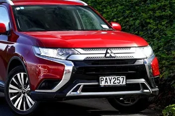 Mitsubishi Outlander 2022 photo 3