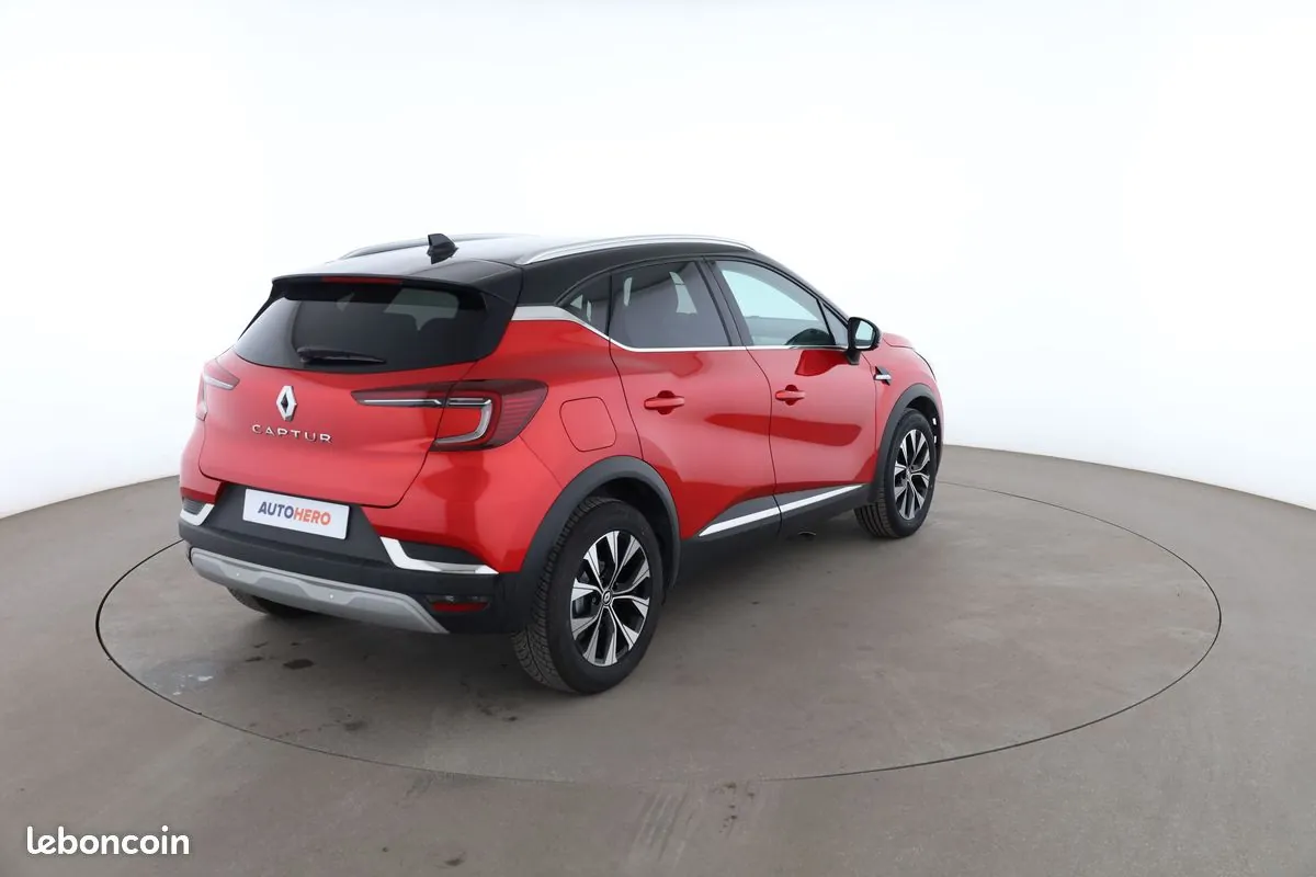Renault Captur 2023 photo 3