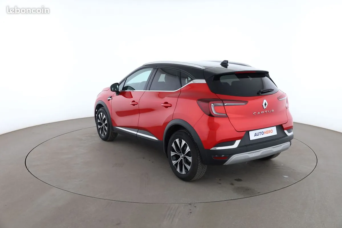 Renault Captur 2023 photo 2