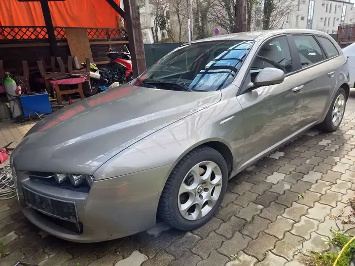 Alfa Romeo 159