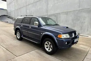 Mitsubishi Pajero Sport 2006 photo 2