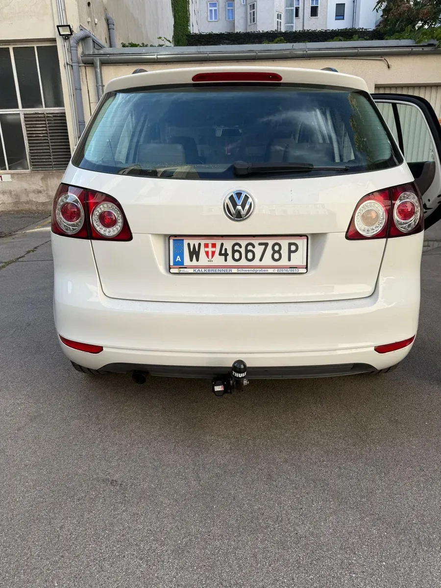 Volkswagen Golf 2011 photo 3