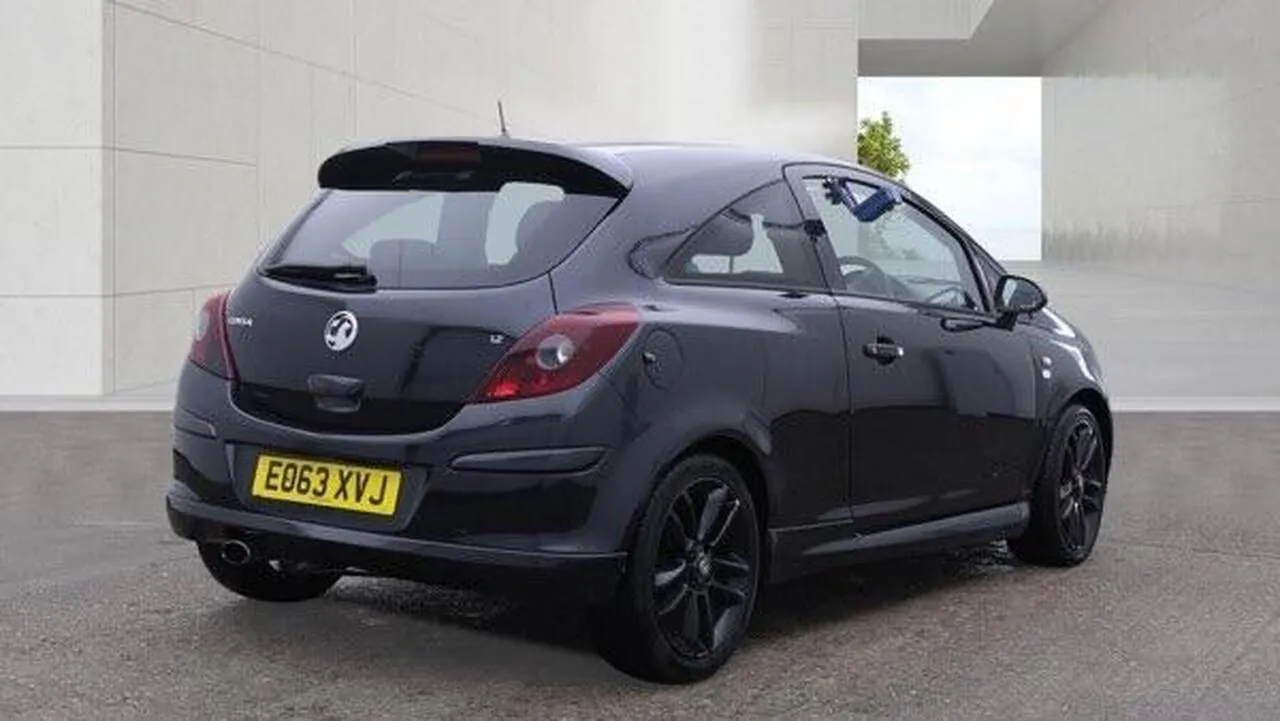 Vauxhall Corsa 2013 photo 2