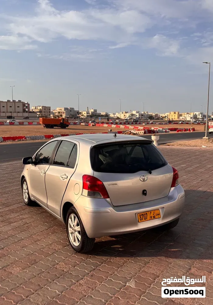 Toyota Yaris 2010 photo 3