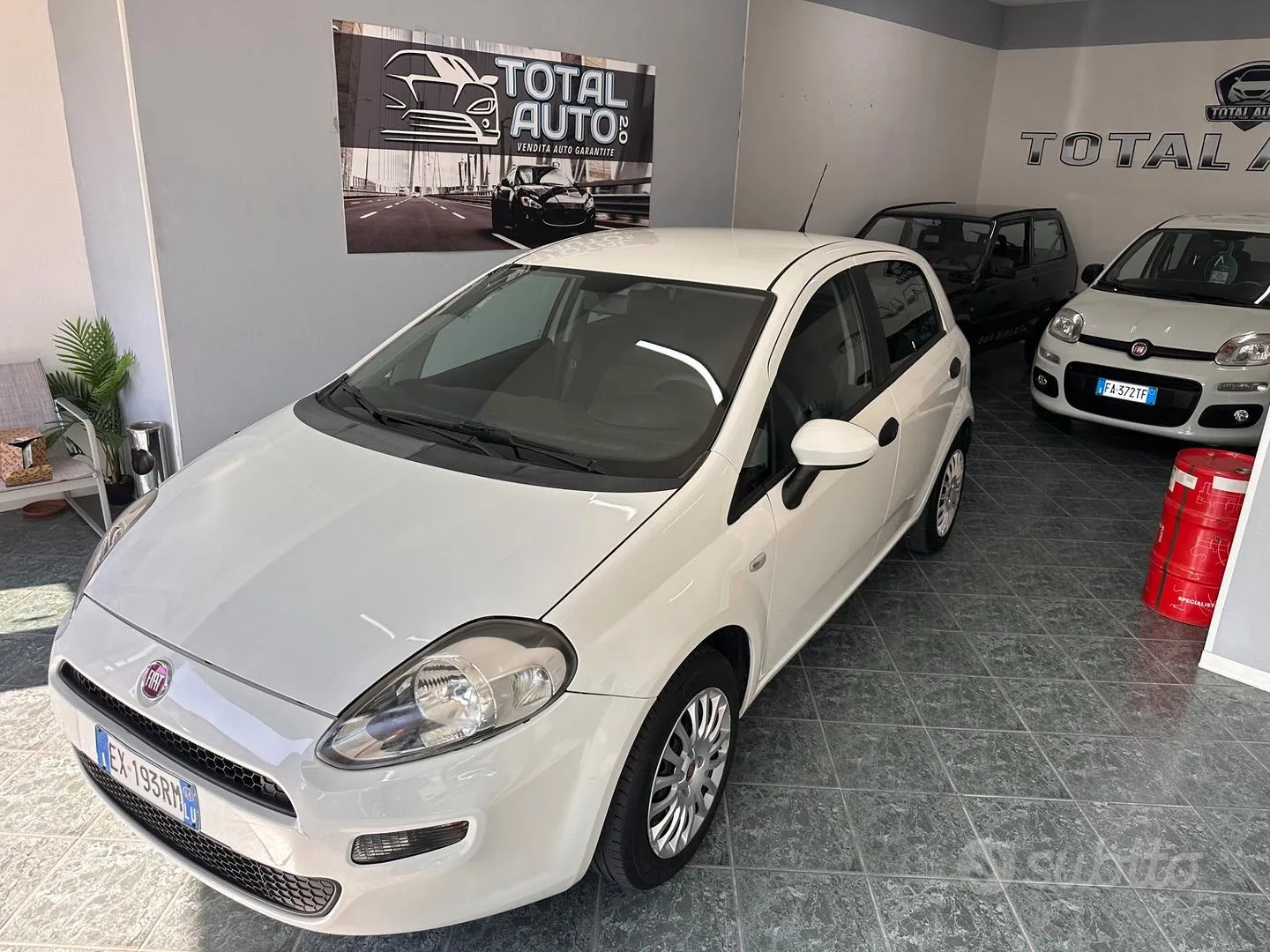 Fiat Punto 2014 photo 2