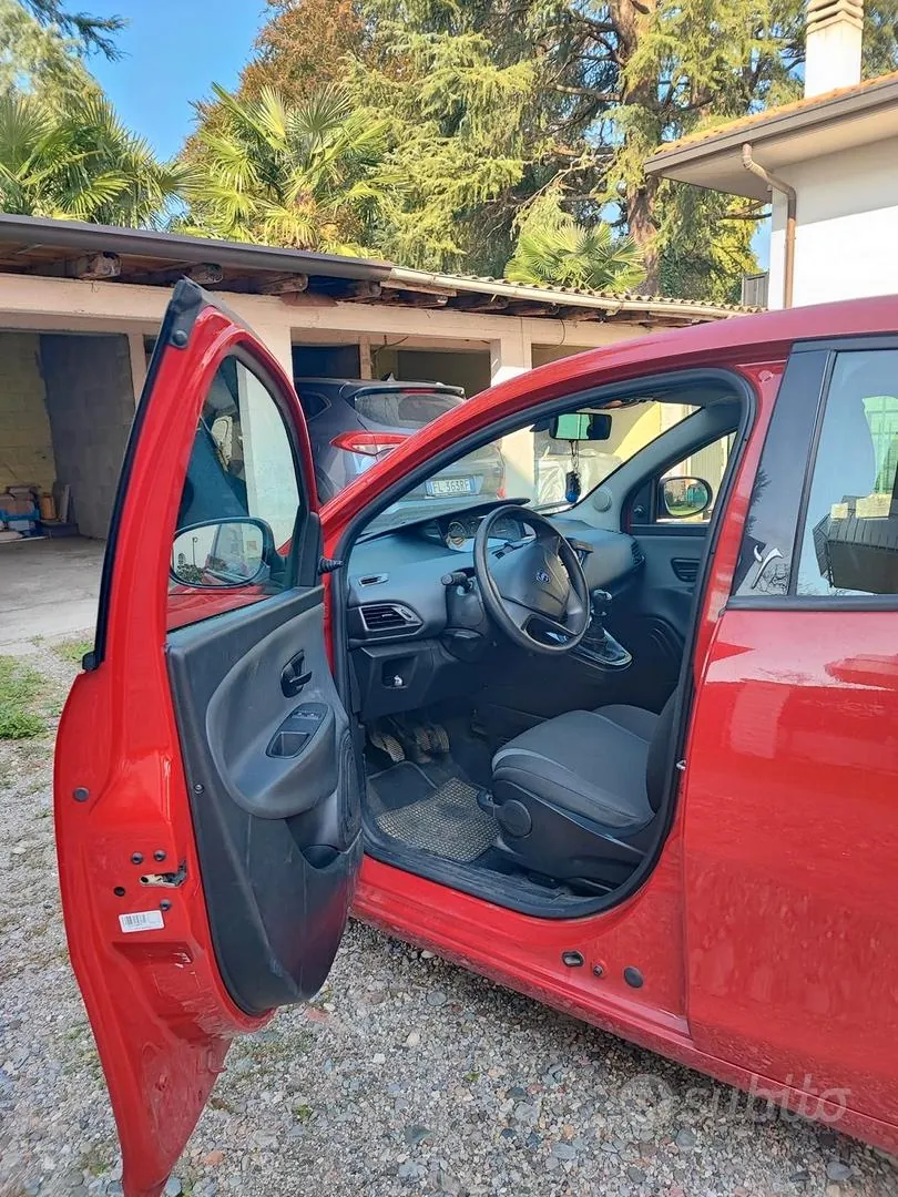 Lancia Ypsilon 2017 photo 3
