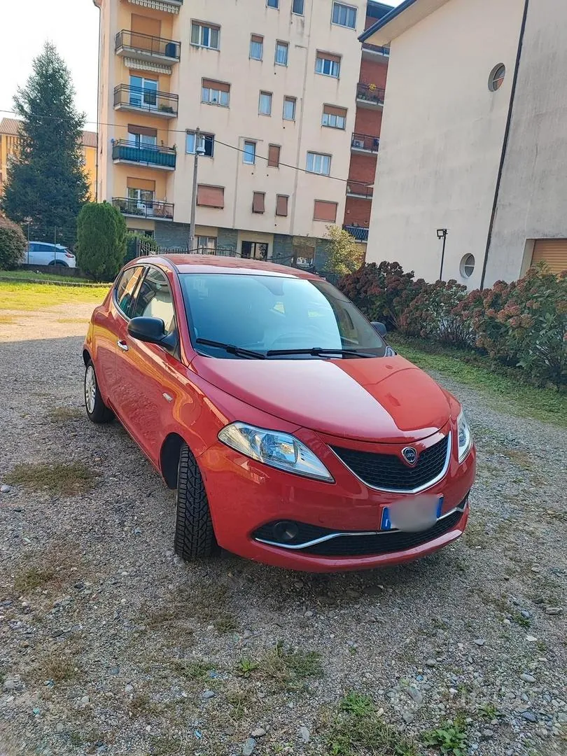 Lancia Ypsilon 2017 photo 2