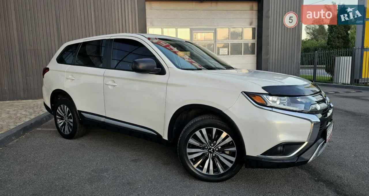 Mitsubishi Outlander 2019 photo 3
