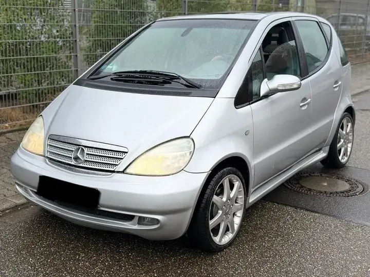 Mercedes-Benz A 210