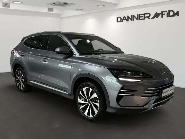 BYD Seal U photo 2