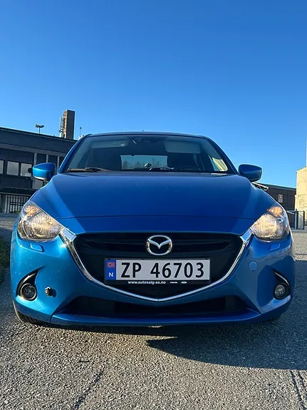 Mazda 2 2016 photo 3