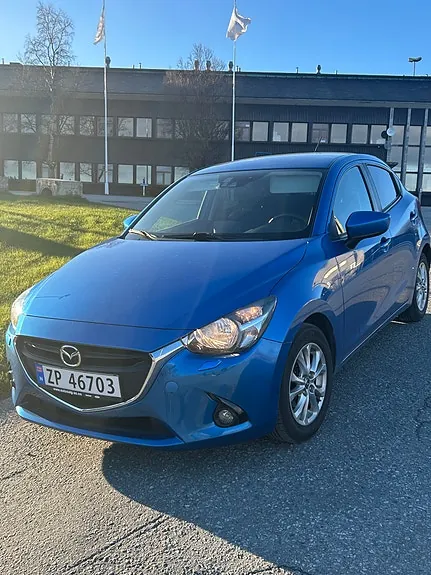 Mazda 2 2016 photo 2
