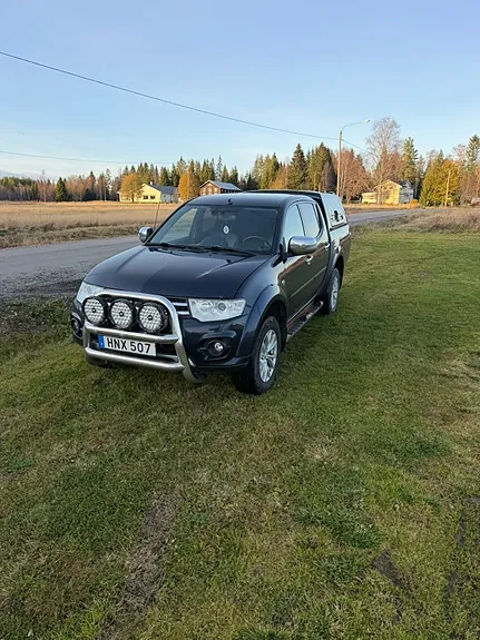 Mitsubishi L200 2015 photo 2