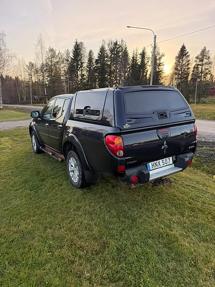 Mitsubishi L200 2015 photo 4