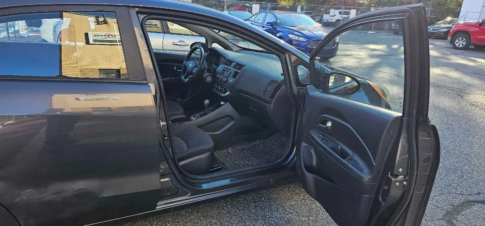 Kia Rio 2013 photo 2