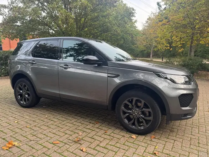 Land Rover Discovery Sport 2019 photo 2