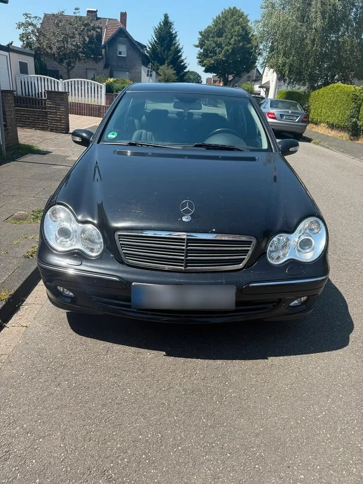 Mercedes-Benz C200
