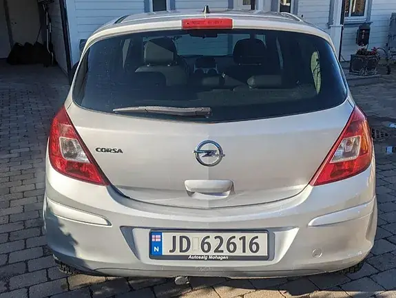 Opel Corsa 2012 photo 2