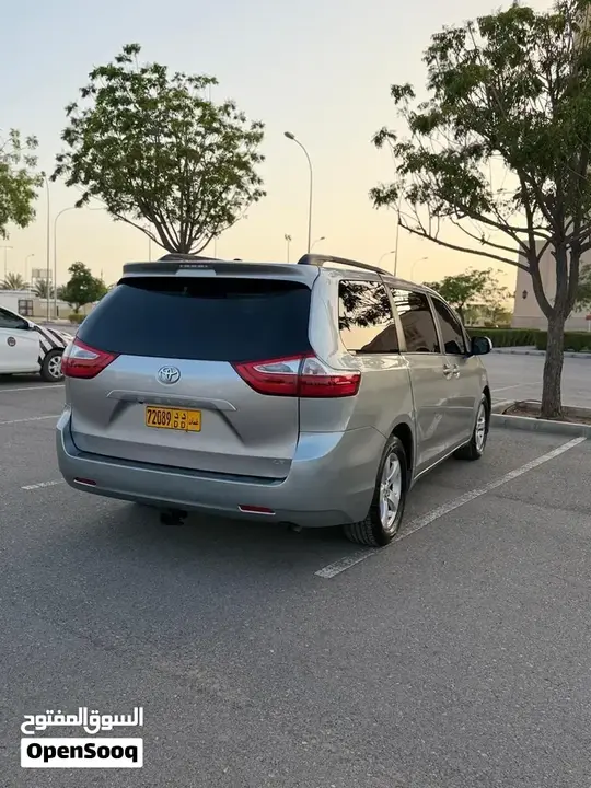 Toyota Sienna 2017 photo 3