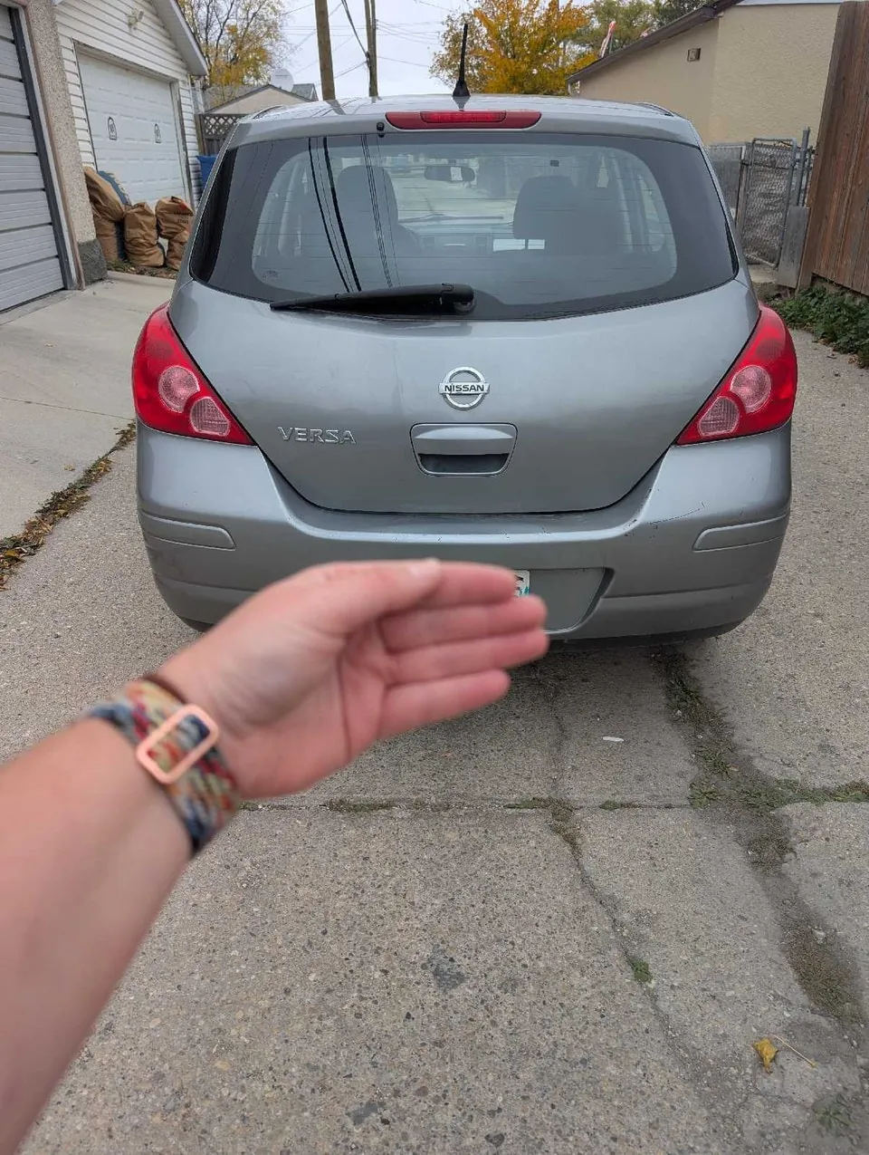 Nissan Versa 2012 photo 2