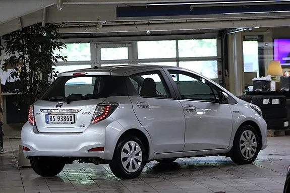 Toyota Yaris 2014 photo 5