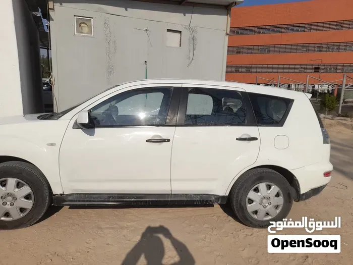 Mitsubishi Outlander 2012 photo 3