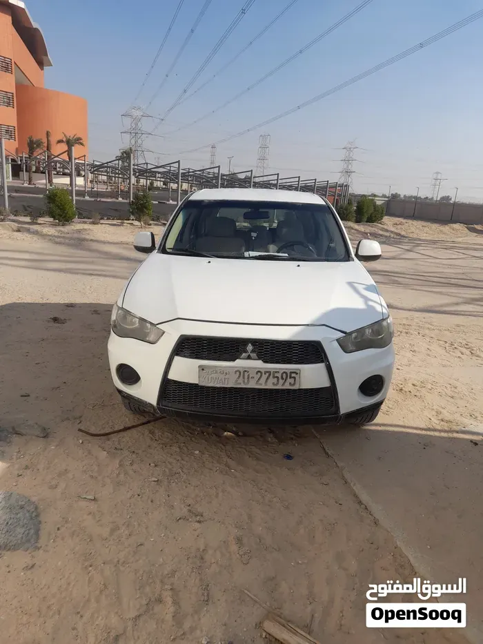 Mitsubishi Outlander 2012 photo 2