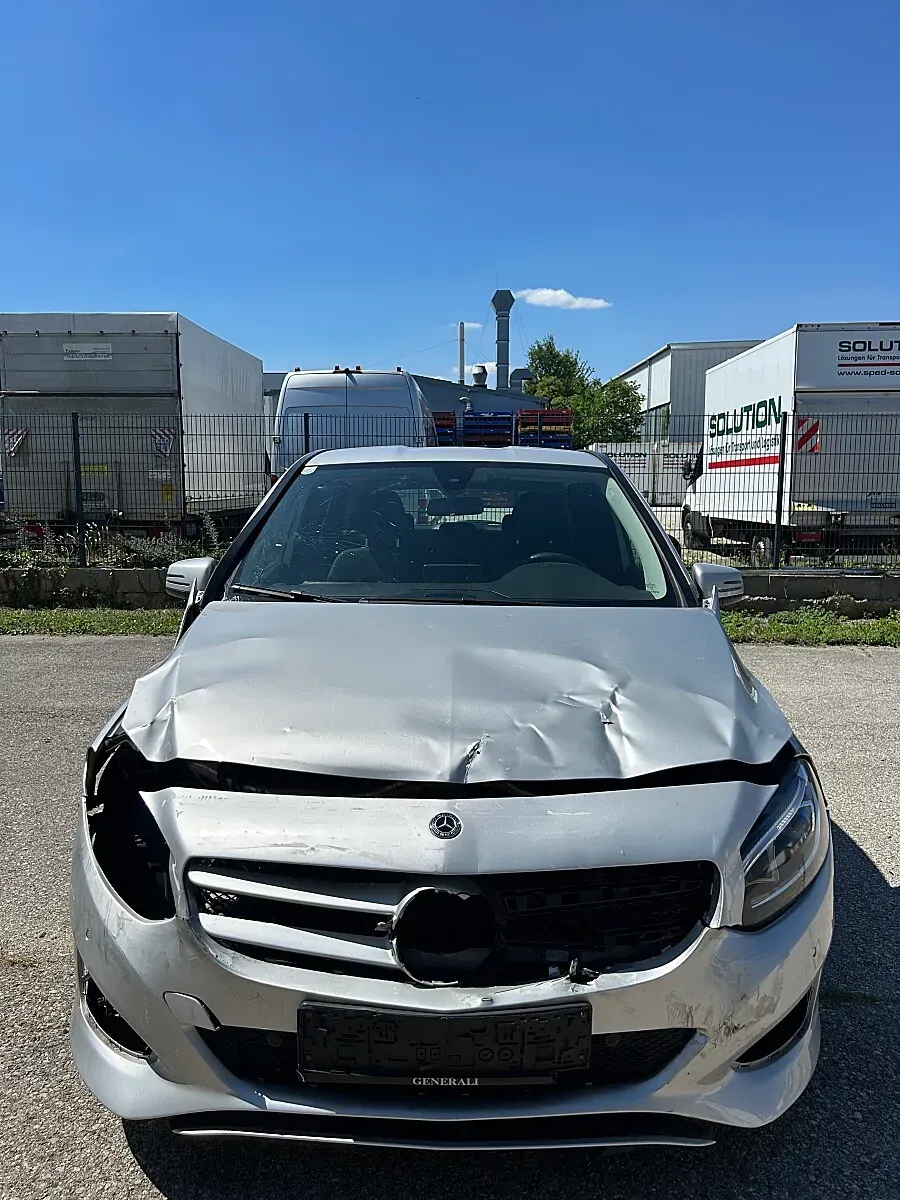 Mercedes-Benz B-Class 2017 photo 2