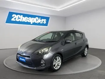 Toyota Aqua 2013 photo 2