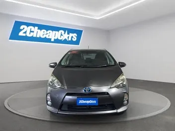 Toyota Aqua 2013 photo 3