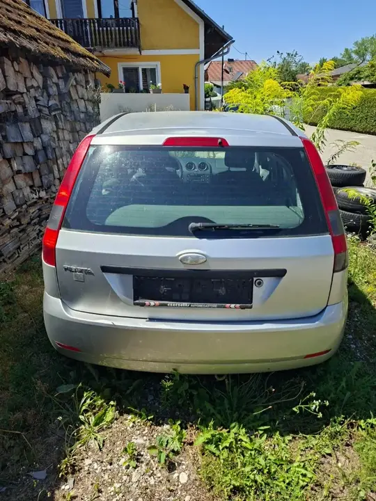 Ford Fiesta 2003 photo 3