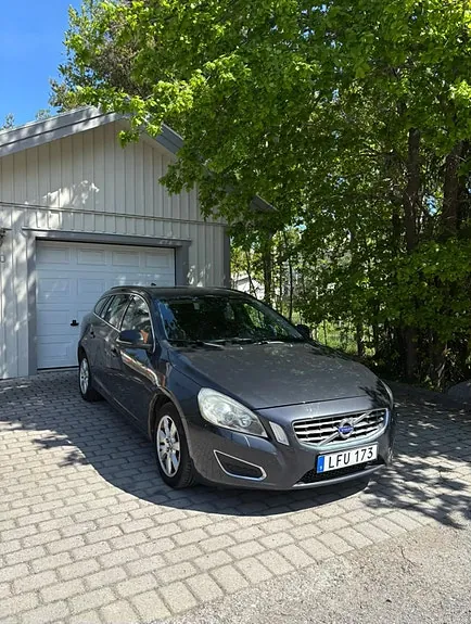 Volvo V60 2011 photo 2