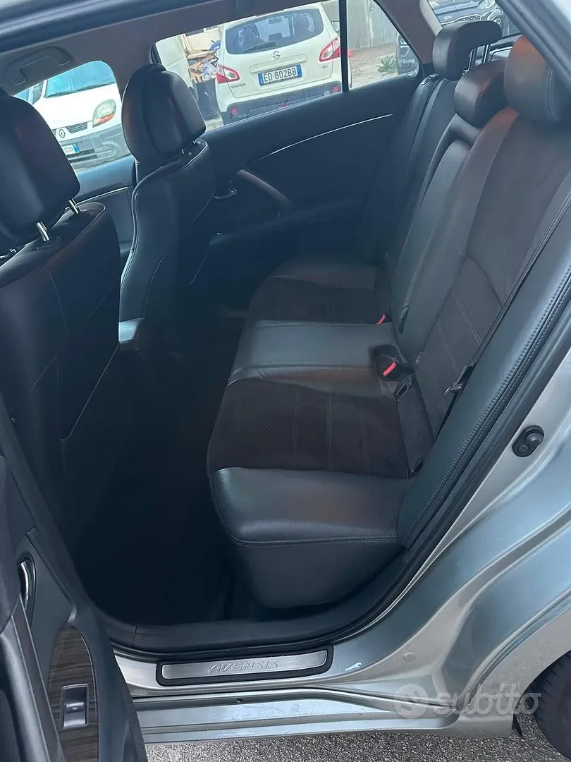 Toyota Avensis 2013 photo 4