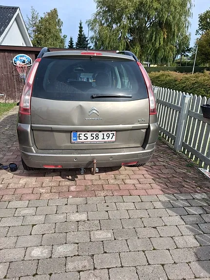 Citroen Grand C4 Picasso 2010 photo 3