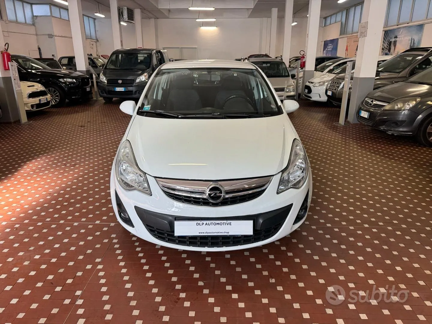 Opel Corsa 2011 photo 2