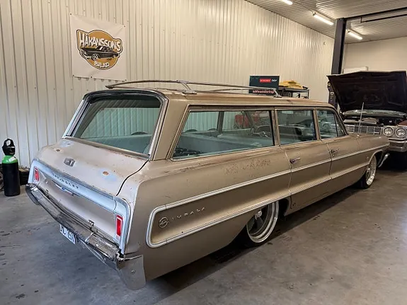 Chevrolet Impala 1964 photo 3